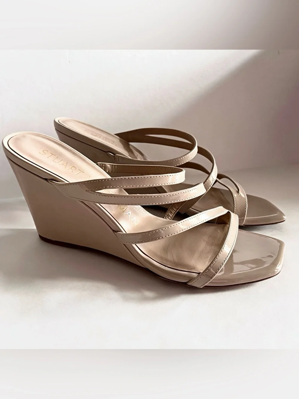 Stuart Weitzman Patent Leather
Strapeze Wedge Sandals 7 Minimalist Quiet Luxury - Picture 5 of 11